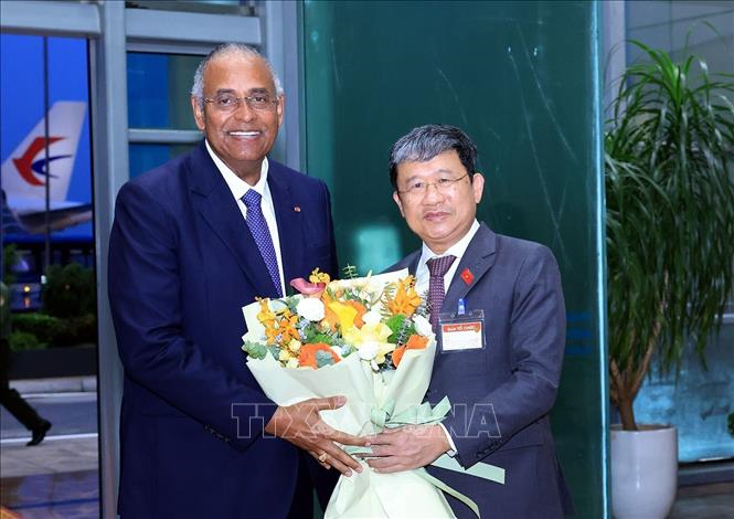 Chủ tịch Quốc hội Côte d’Ivoire đến Hà Nội, bắt đầu thăm chính thức Việt Nam